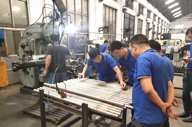 鄭州市神龍泵業(yè)有限公司每周對各個工序進行質(zhì)量監(jiān)督檢驗的現(xiàn)場。